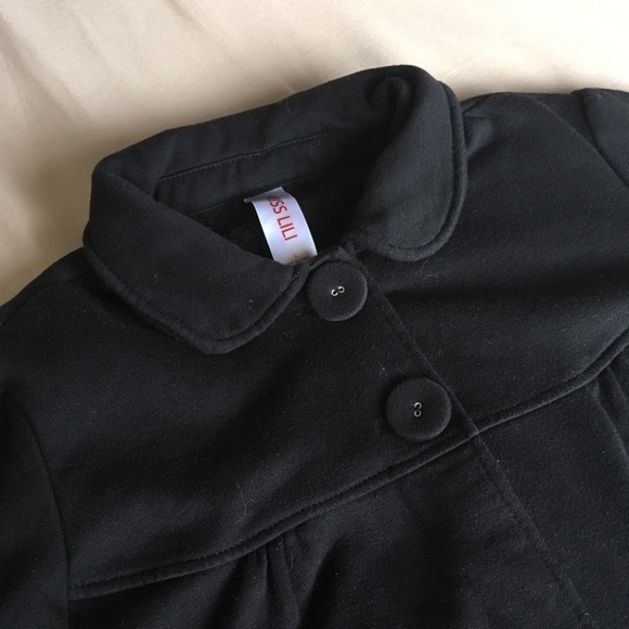 Boxy Black Coat - Picture 6 of 7